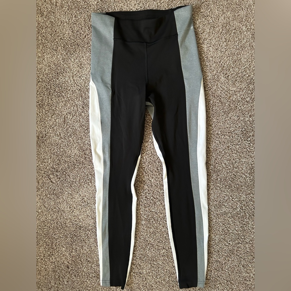 Athleta Crest Colorblock tight size medium